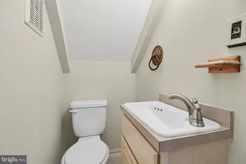 Bath - 2110 Shore Dr, Edgewater, MD 21037 photo 6 of 6
