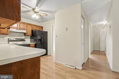 Entry Way - 2110 Shore Dr, Edgewater, MD 21037 photo 2 of 2