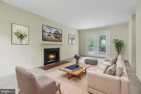 Living - 2110 Shore Dr, Edgewater, MD 21037 photo 1 of 3