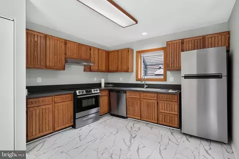 Kitchen - 79 Windwhisper Ln, Annapolis, MD 21403 photo 3 of 3