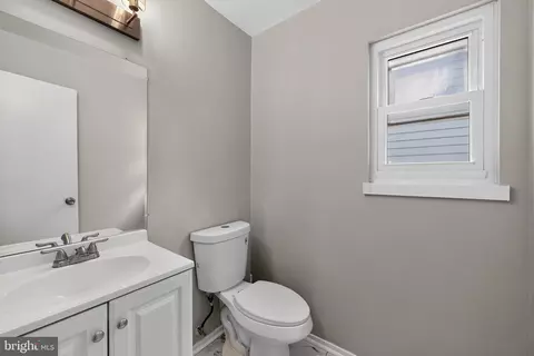 Entry Way - 79 Windwhisper Ln, Annapolis, MD 21403 photo 1 of 2