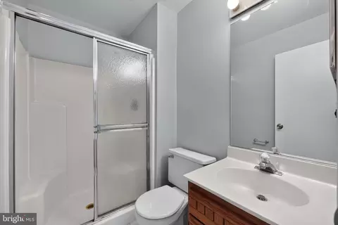 Bath - 79 Windwhisper Ln, Annapolis, MD 21403 photo 2 of 3