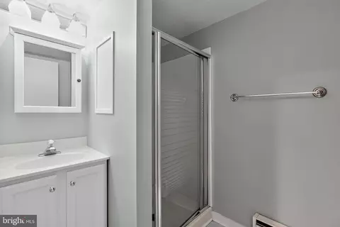 Bath - 79 Windwhisper Ln, Annapolis, MD 21403 photo 1 of 3