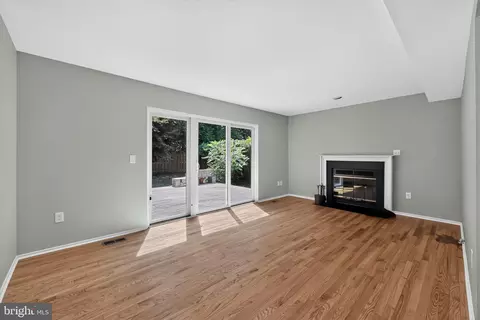 Living - 79 Windwhisper Ln, Annapolis, MD 21403 photo 5 of 5