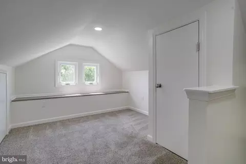 Entry Way - 4212 4th St, Baltimore, MD 21225 photo 10 of 12