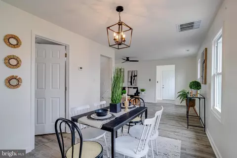 Dining - 4212 4th St, Baltimore, MD 21225 photo 4 of 5
