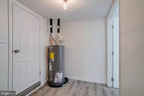Entry Way - 4212 4th St, Baltimore, MD 21225 photo 12 of 12