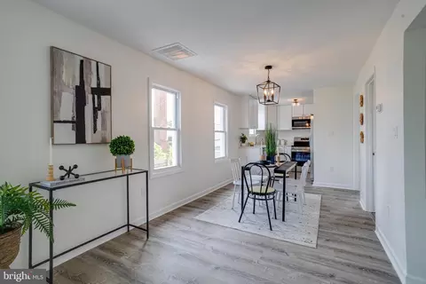 Entry Way - 4212 4th St, Baltimore, MD 21225 photo 7 of 12