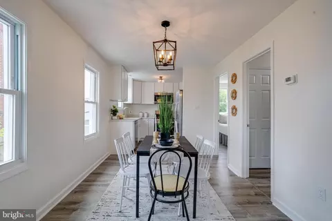 Dining - 4212 4th St, Baltimore, MD 21225 photo 1 of 5