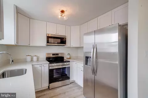 Kitchen - 4212 4th St, Baltimore, MD 21225 photo 2 of 3