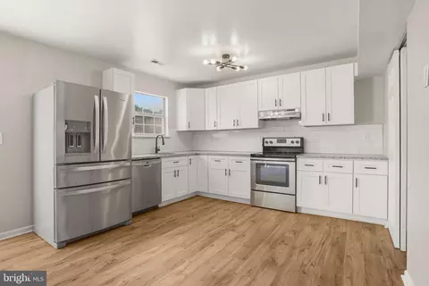 Kitchen - 369 Cool Breeze Ct, Pasadena, MD 21122 photo 1 of 2