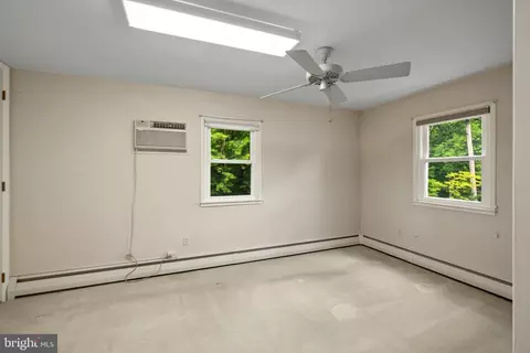 Bedroom - 153 Duval Ln, Edgewater, MD 21037 photo 3 of 3