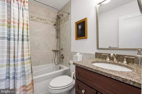 Bath - 8 Constitution Sq, Annapolis, MD 21401 photo 2 of 2