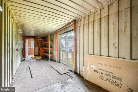 Entry Way - 216 Werner Rd, Baltimore, MD 21226 photo 9 of 10