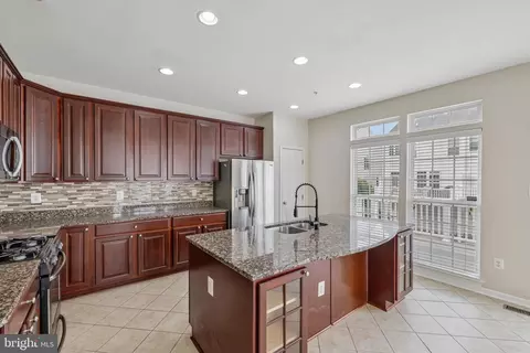 Kitchen - 7644 Sandhurst Ln, Hanover, MD 21076 photo 2 of 3