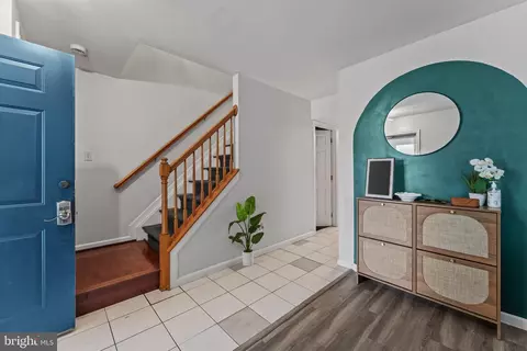 Entry Way - 7774 Old House Rd, Pasadena, MD 21122 photo 3 of 6