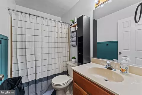 Bath - 7774 Old House Rd, Pasadena, MD 21122 photo 3 of 9