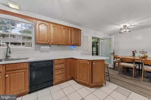 Kitchen - 7774 Old House Rd, Pasadena, MD 21122 photo 3 of 4