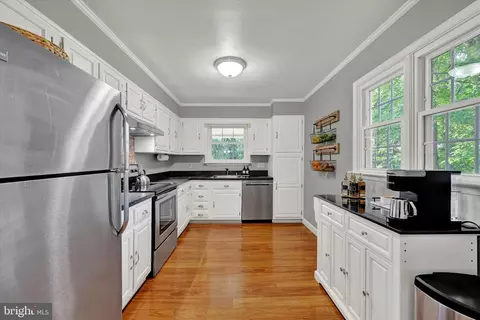 Kitchen - 214 Baybourne Dr, Arnold, MD 21012 photo 1 of 3