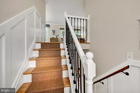Entry Way - 214 Baybourne Dr, Arnold, MD 21012 photo 2 of 2