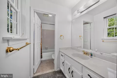 Bath - 281 Yale Ct, Arnold, MD 21012 photo 1 of 2