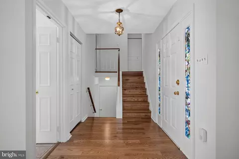 Entry Way - 281 Yale Ct, Arnold, MD 21012 photo 2 of 5