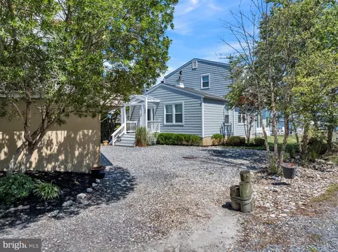 Exterior - 1069 Shore Acres Rd, Arnold, MD 21012 photo 7 of 8