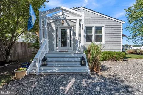 Exterior - 1069 Shore Acres Rd, Arnold, MD 21012 photo 1 of 8