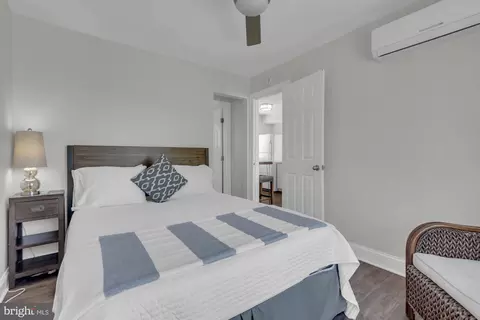 Bedroom - 1069 Shore Acres Rd, Arnold, MD 21012 photo 6 of 6