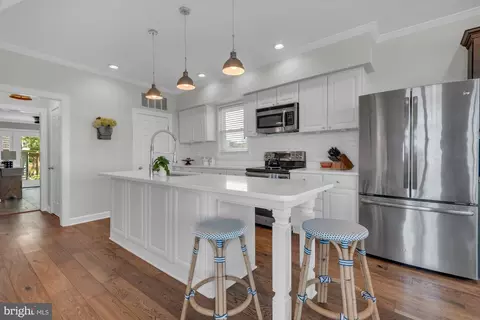 Kitchen - 1069 Shore Acres Rd, Arnold, MD 21012 photo 2 of 6