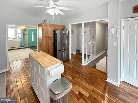 Entry Way - 8414 Bedford Rd, Pasadena, MD 21122 photo 4 of 6