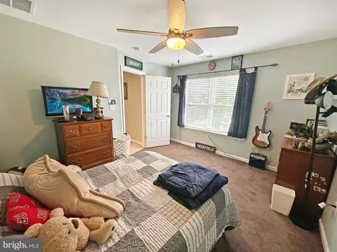 Bedroom - 8414 Bedford Rd, Pasadena, MD 21122 photo 5 of 7