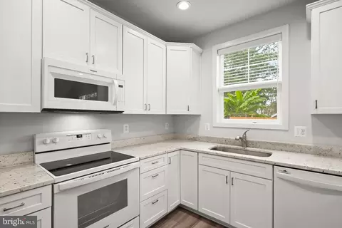Kitchen - 1716 Millstone Dr, Edgewater, MD 21037 photo 2 of 4