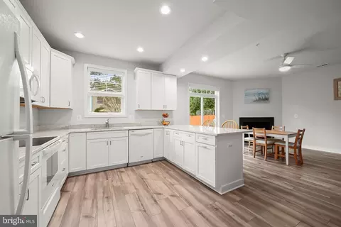 Kitchen - 1716 Millstone Dr, Edgewater, MD 21037 photo 3 of 4