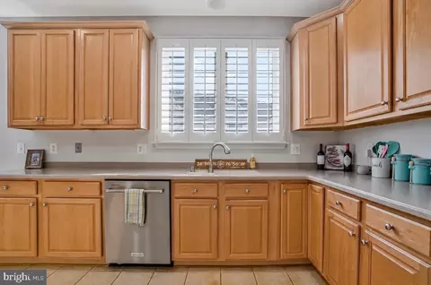 Kitchen - 205 Galewood Dr, Edgewater, MD 21037 photo 4 of 5