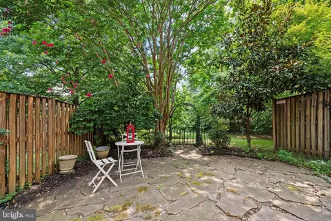 Exterior - 1146 August Dr, Annapolis, MD 21403 photo 4 of 12