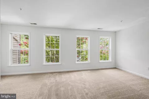 Living - 1146 August Dr, Annapolis, MD 21403 photo 4 of 5