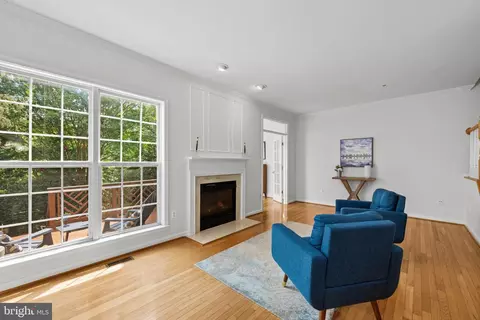 Living - 1146 August Dr, Annapolis, MD 21403 photo 1 of 5