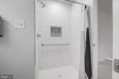Bath - 2729 Yeomans Lantern Ct, Annapolis, MD 21401 photo 3 of 6