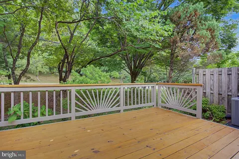 Exterior - 2729 Yeomans Lantern Ct, Annapolis, MD 21401 photo 2 of 5