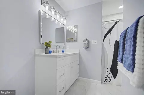 Bath - 2729 Yeomans Lantern Ct, Annapolis, MD 21401 photo 2 of 6