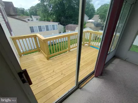 7882 Brighton Ct, Pasadena, MD 21122 photo 2