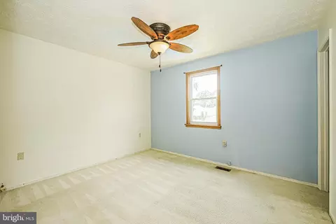 Bedroom - 7882 Brighton Ct, Pasadena, MD 21122 photo 2 of 7