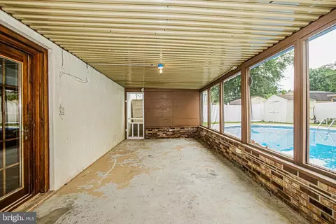 Exterior - 7882 Brighton Ct, Pasadena, MD 21122 photo 6 of 11