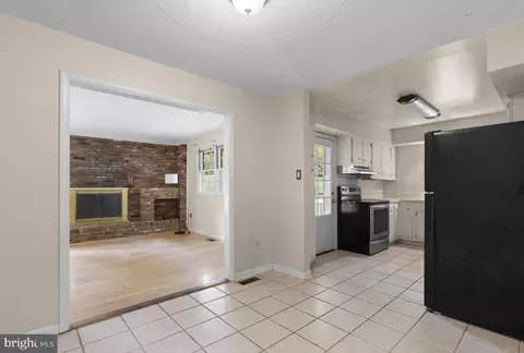 Entry Way - 778 Windgate Dr, Annapolis, MD 21409 photo 3 of 5