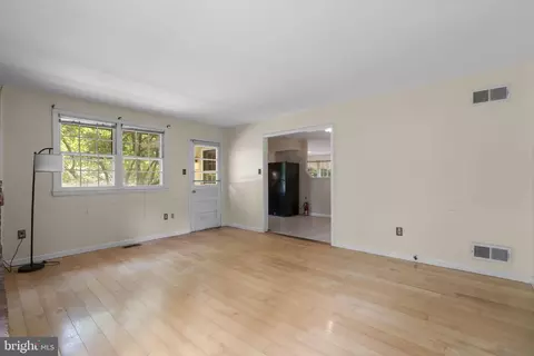 Living - 778 Windgate Dr, Annapolis, MD 21409 photo 4 of 4