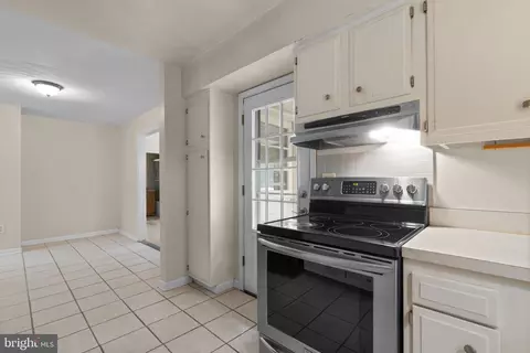 Entry Way - 778 Windgate Dr, Annapolis, MD 21409 photo 2 of 5