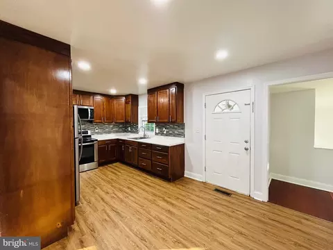 Entry Way - 322 Marganza S, Laurel, MD 20724 photo 3 of 4