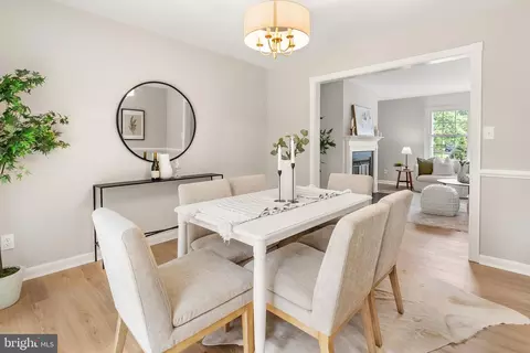Dining - 507 Williamsburg Ln, Odenton, MD 21113 photo 3 of 3