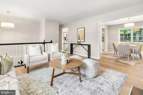 Living - 507 Williamsburg Ln, Odenton, MD 21113 photo 4 of 9